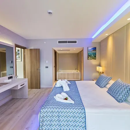אתר נופש Liberty Lykia Adults Only 5*